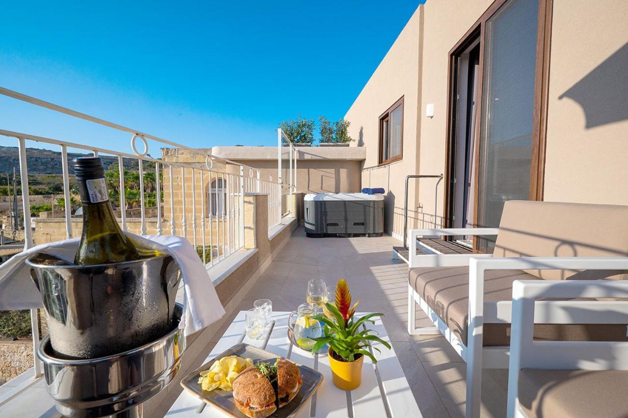 Viewpoint Boutique Living Hotel Xlendi Ngoại thất bức ảnh