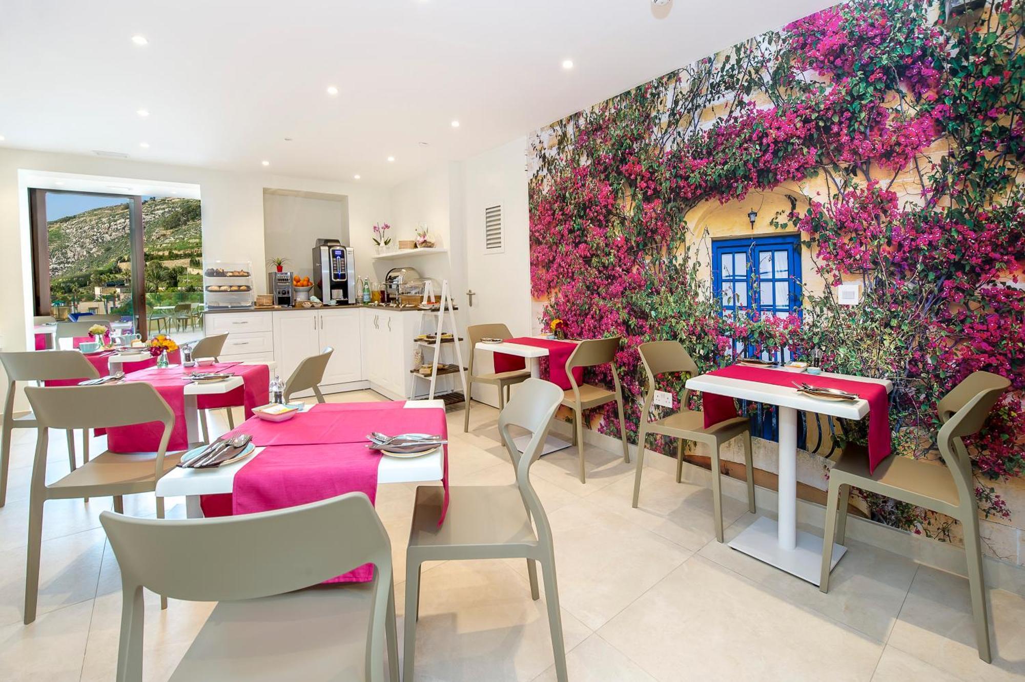 Viewpoint Boutique Living Hotel Xlendi Ngoại thất bức ảnh