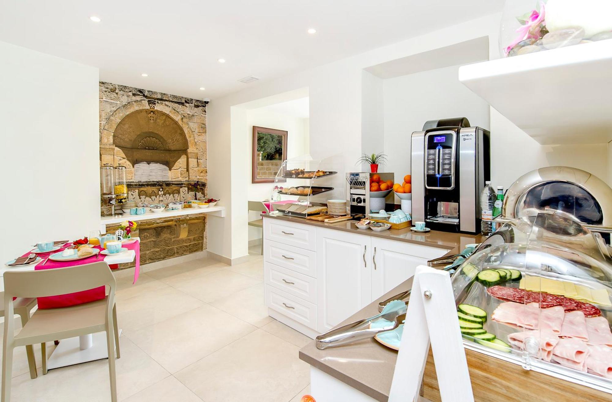 Viewpoint Boutique Living Hotel Xlendi Ngoại thất bức ảnh