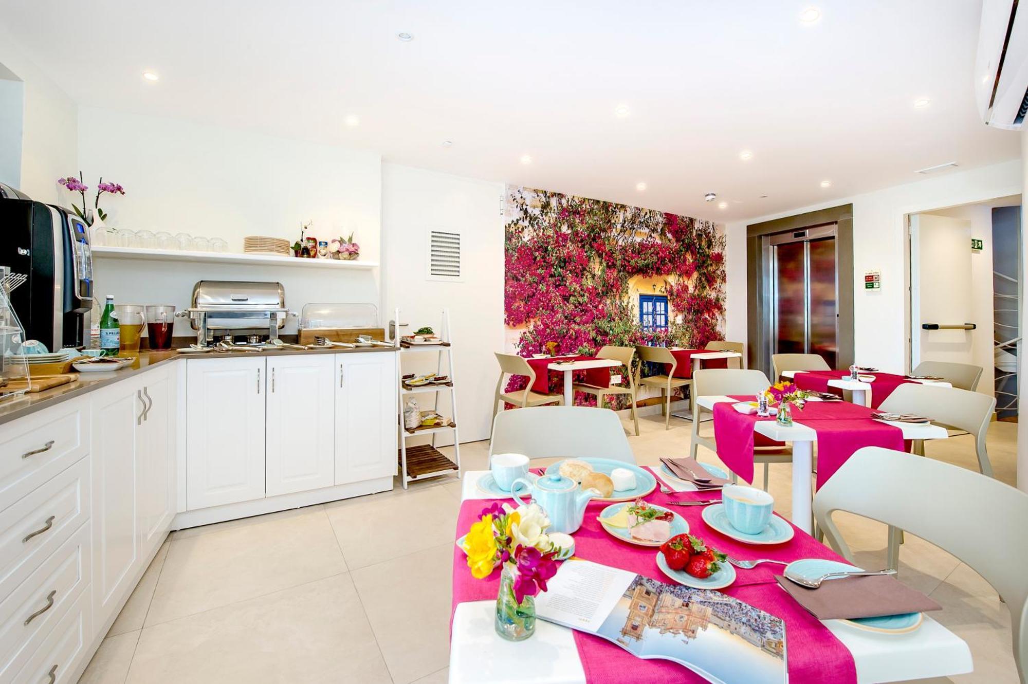 Viewpoint Boutique Living Hotel Xlendi Ngoại thất bức ảnh